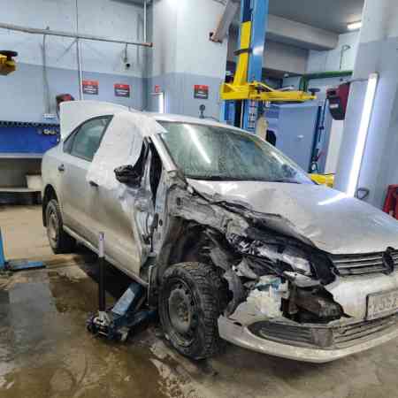 Продать битое авто VW Polo 2015 год автомат выкупили за 415000